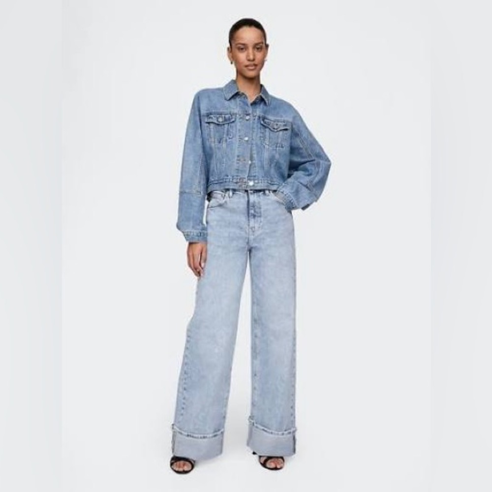NWT GAP High Rise Stride Cuffed Wide-Leg Jeans